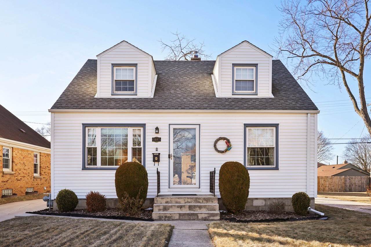 3607 92nd St - Photo 1