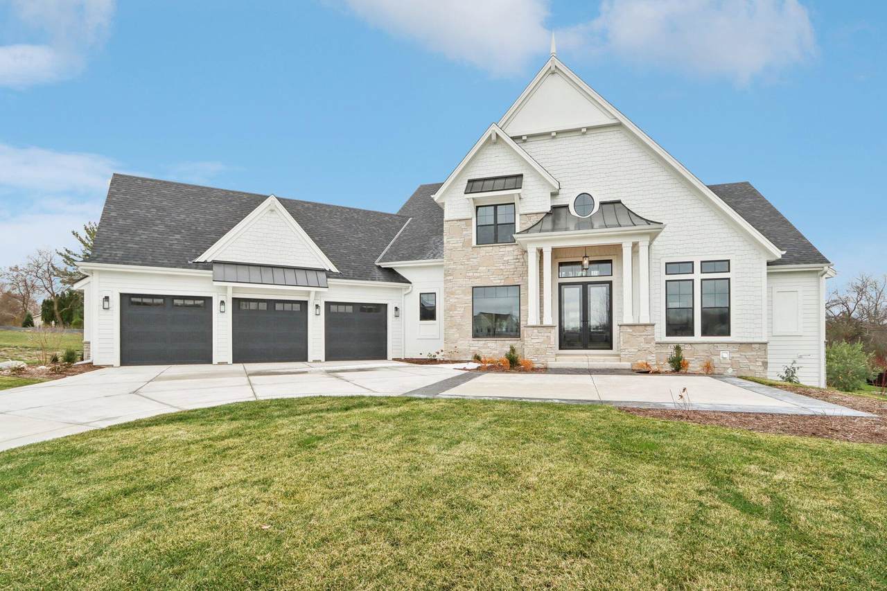 2770 Windward Ln - Photo 1