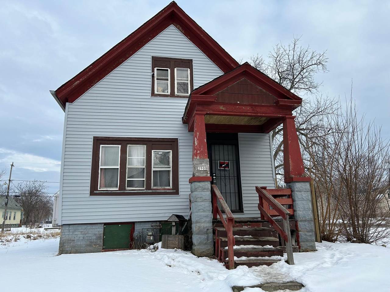 2908 22nd St - Photo 1
