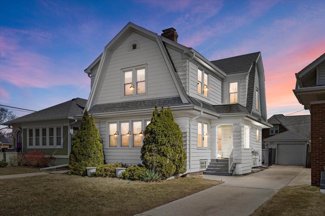 2707 Main St - Photo 1