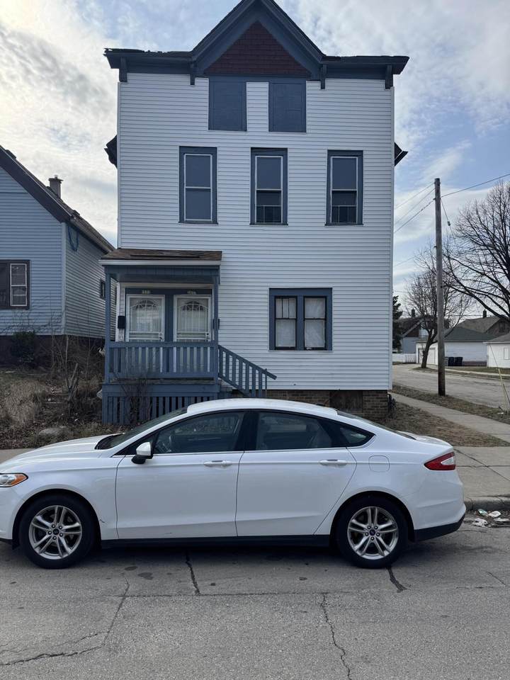 3573 11th St - Photo 1