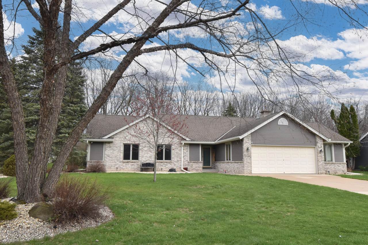 N73W22600 White Ash Ct - Photo 1