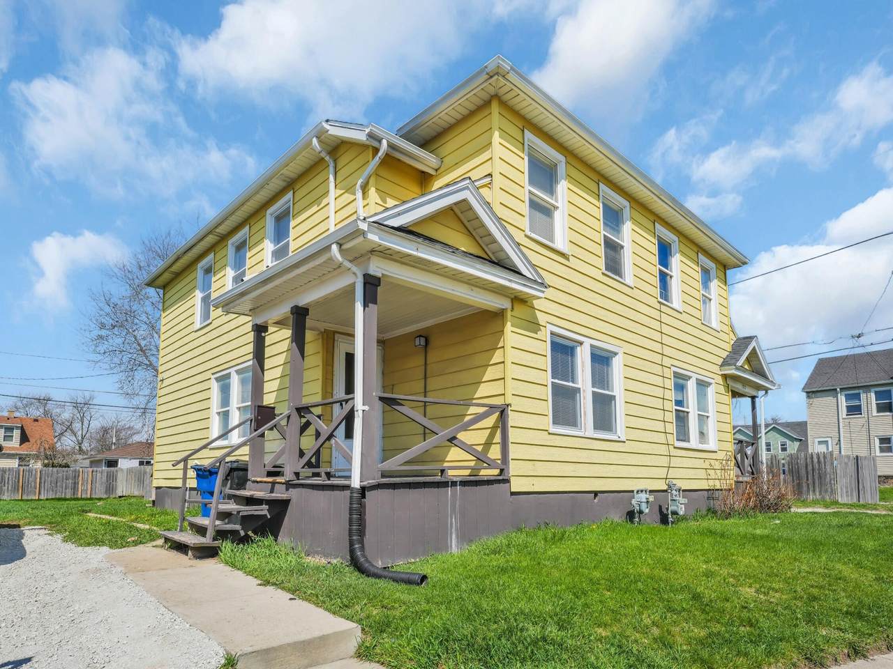 1714 Blaine Ave - Photo 1