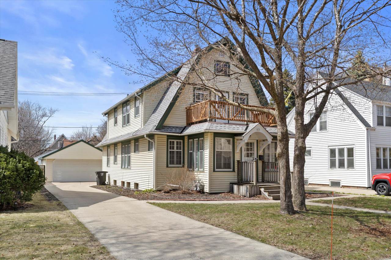 619 63rd St - Photo 1
