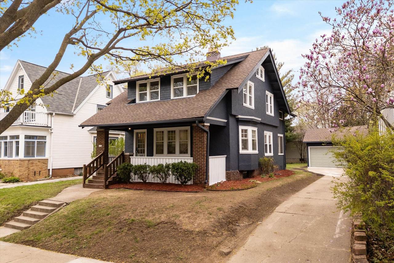 1506 69th St - Photo 1