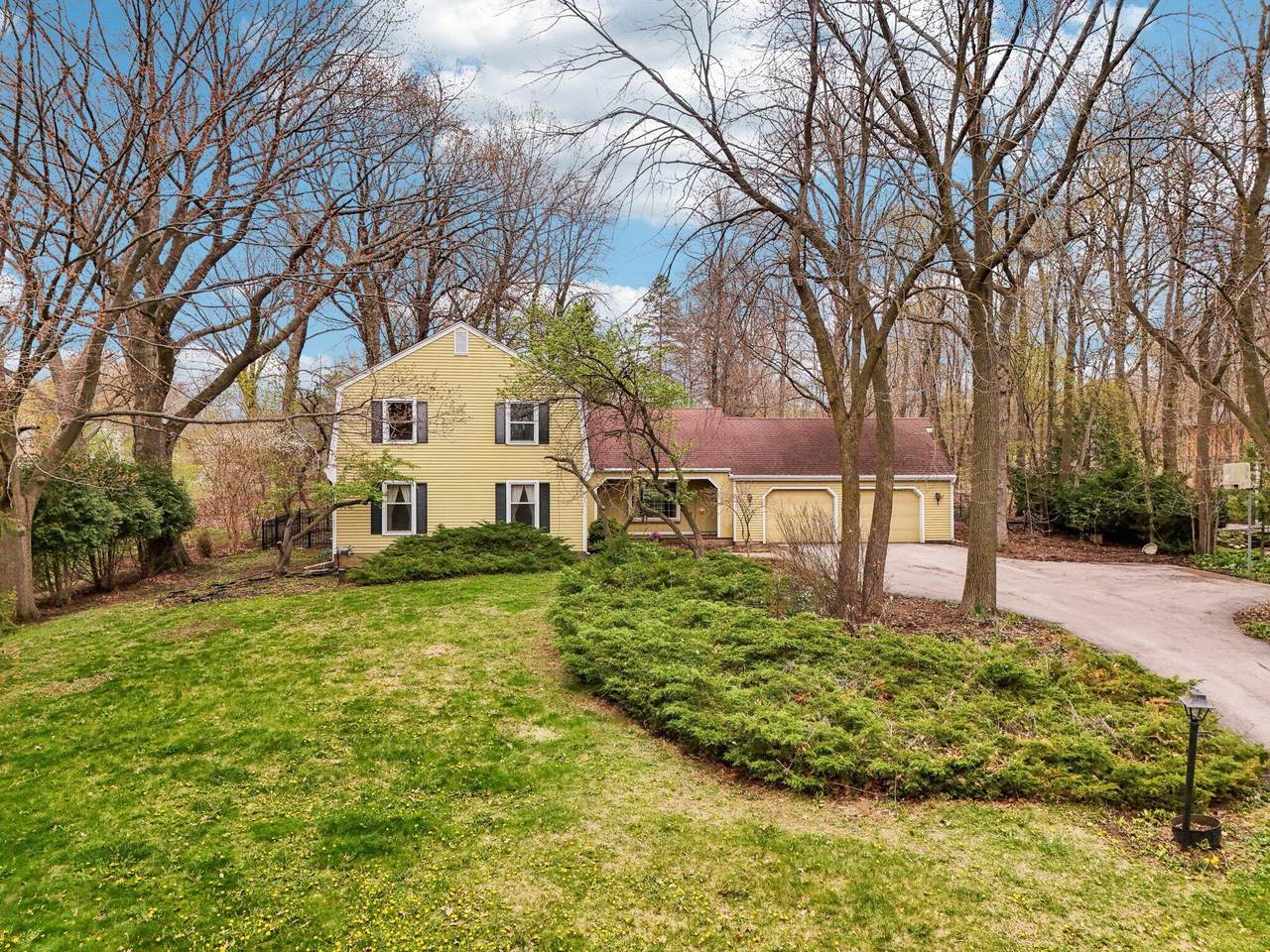 W264 Circle Dr - Photo 1