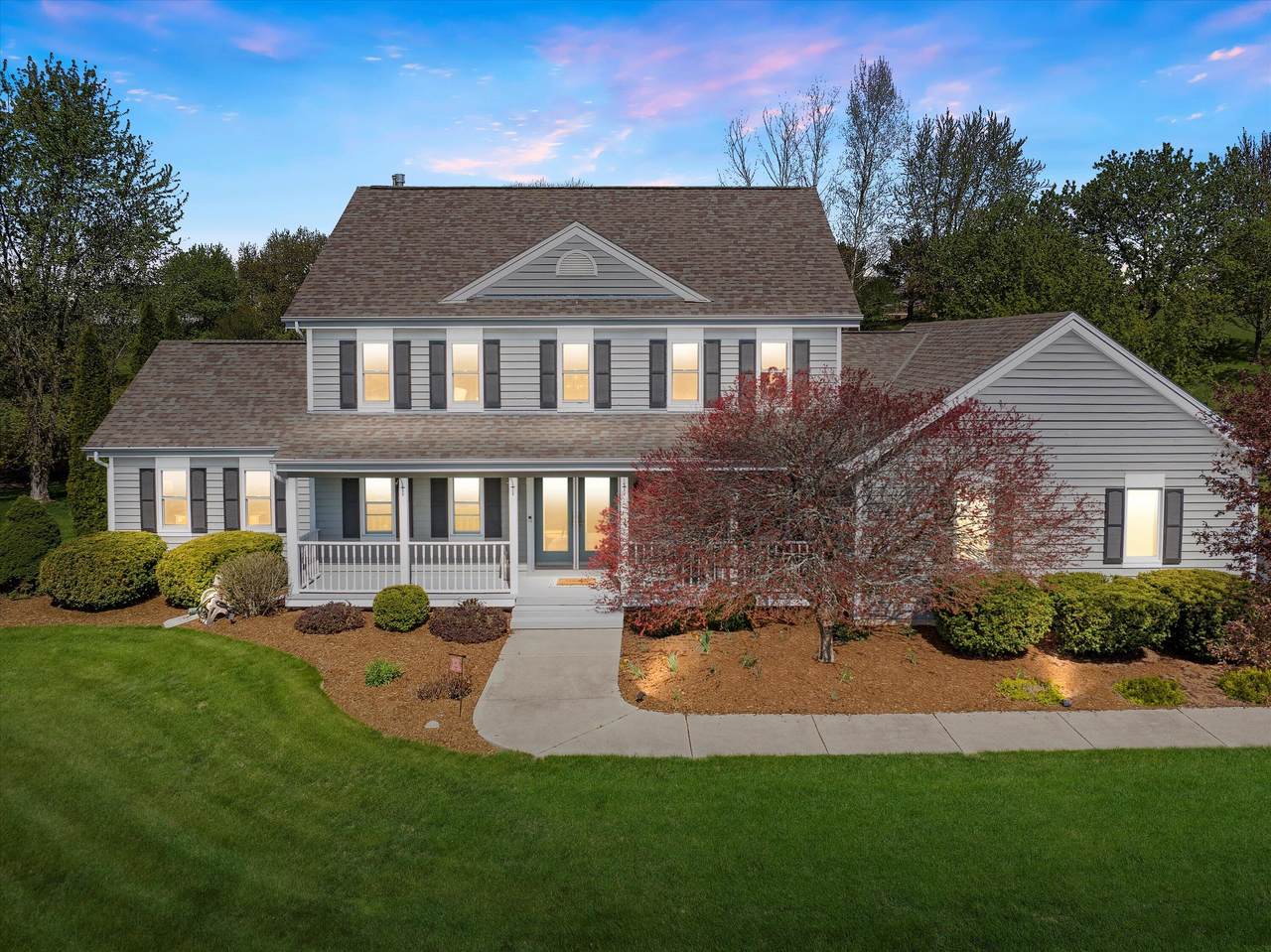 W287N6903 Rock Ridge Way - Photo 1