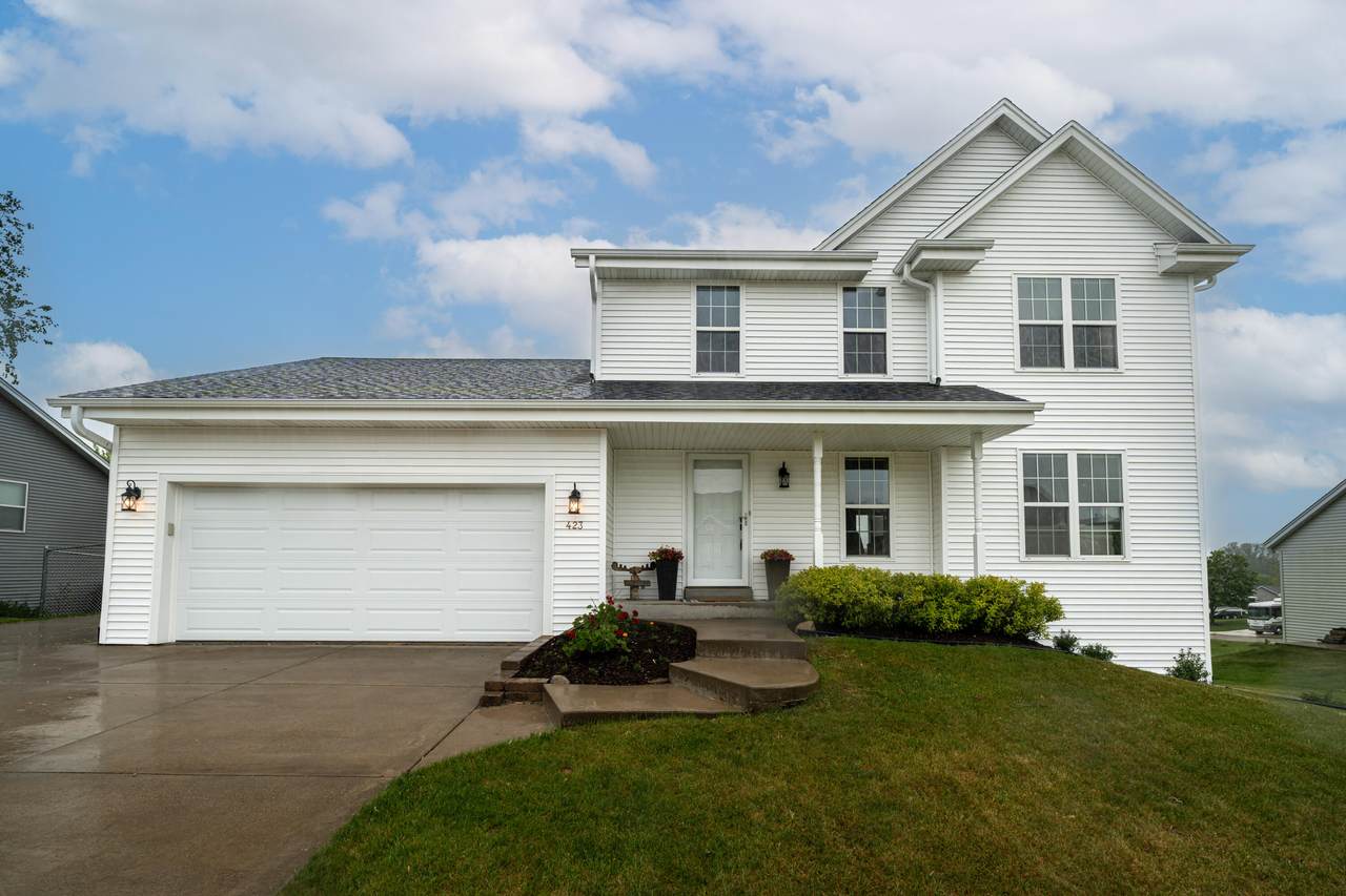423 Parkview Dr - Photo 1