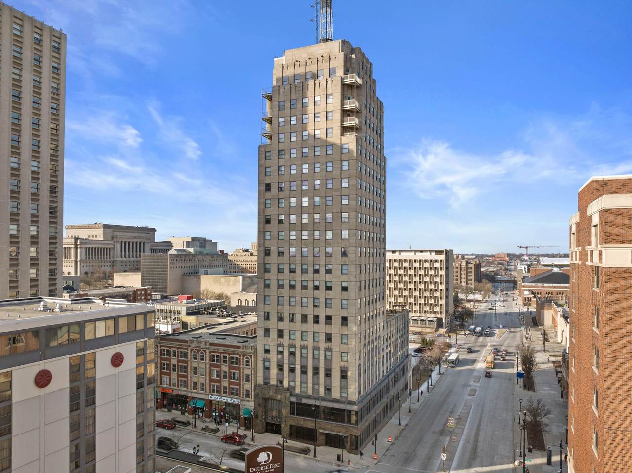606 Wisconsin Ave - Photo 1