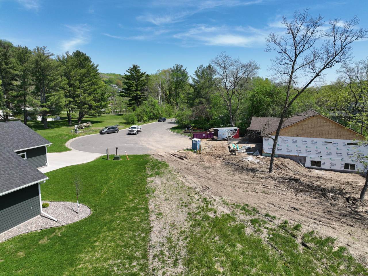 604 Hickory Ct - Photo 1