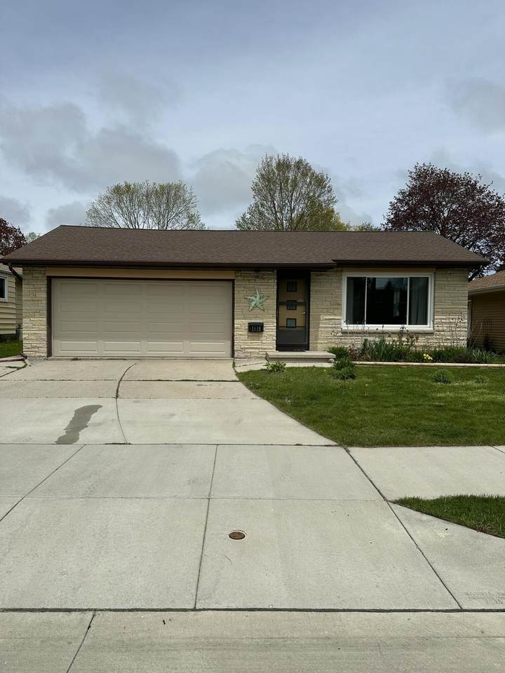 1618 Waldo Blvd - Photo 1