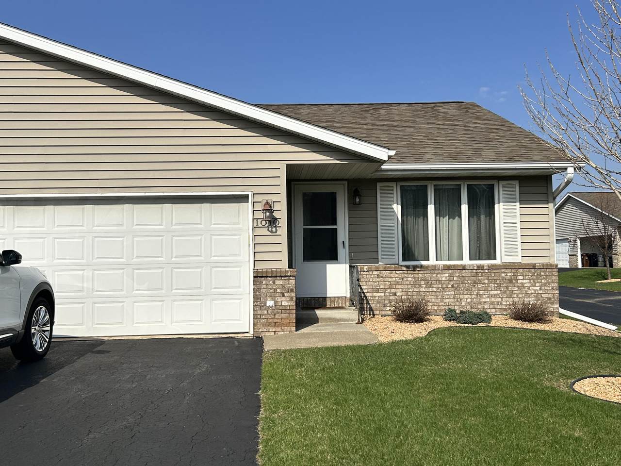 1010 Whispering Winds Pl - Photo 1