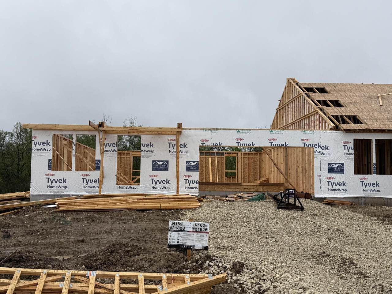 N162W21828 Poppy Rd - Photo 1