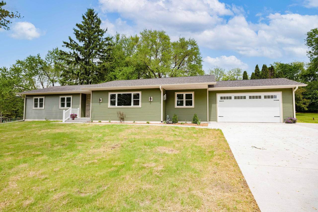 269 Aztalan Ct - Photo 1
