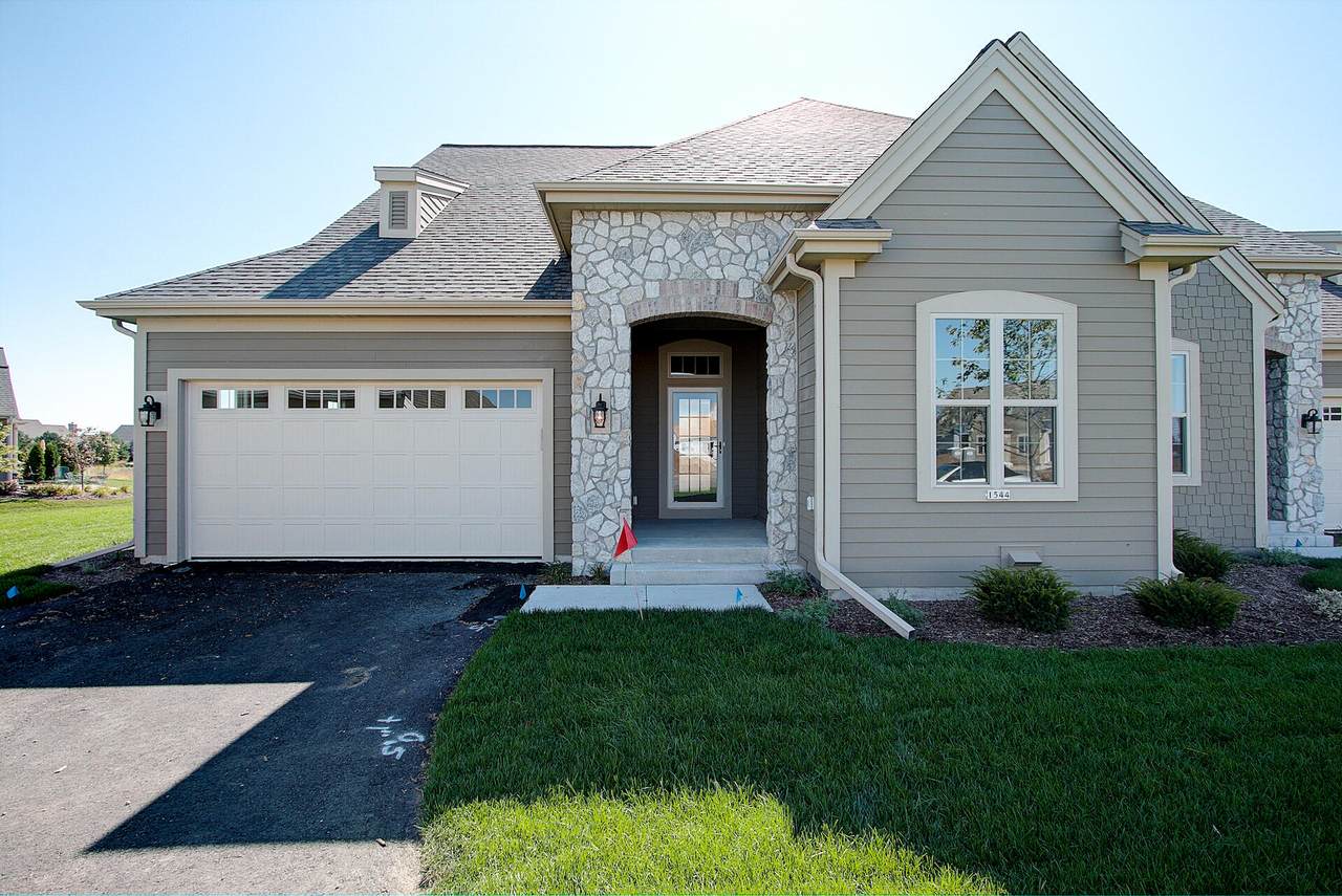 1626 Belmont Ln - Photo 1