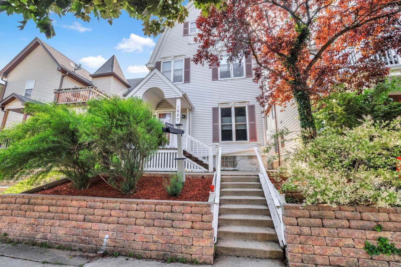 1680 Astor St - Photo 1