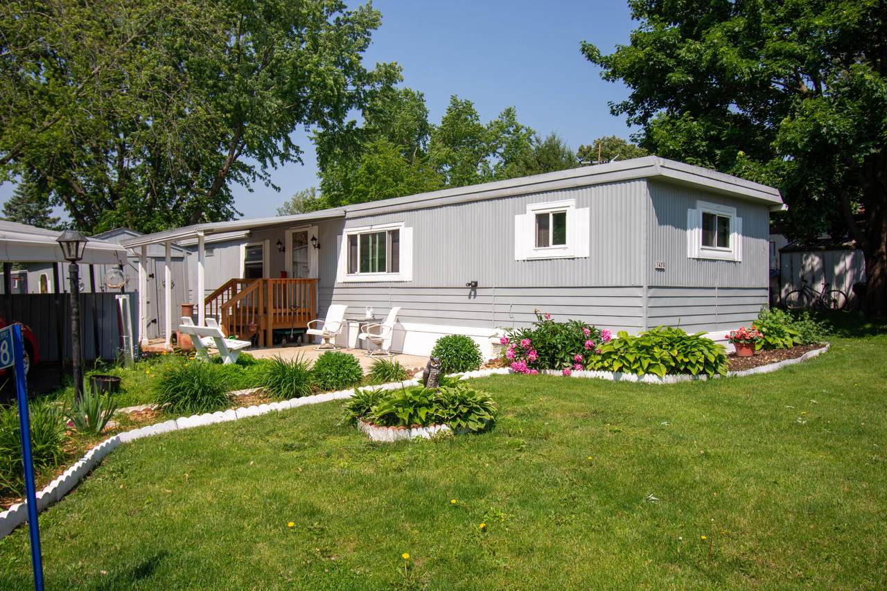 1438 Meadow Ln - Photo 1