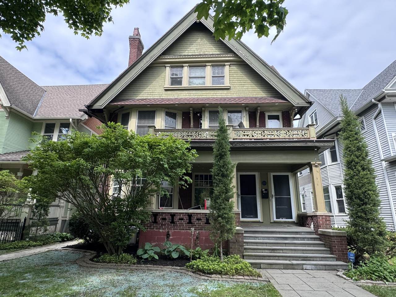 2723 Downer Ave - Photo 1