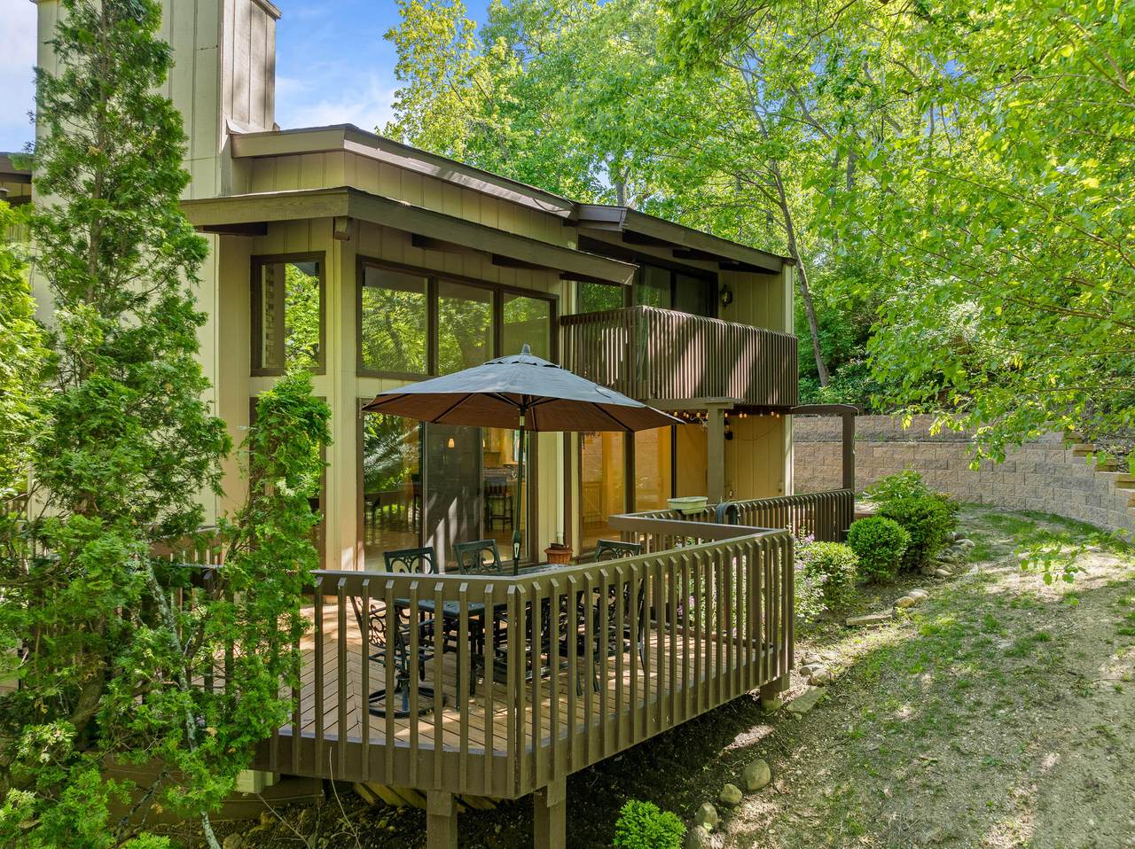 840 Woodland Ct - Photo 1
