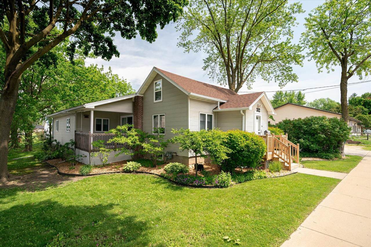 312 Decker St - Photo 1