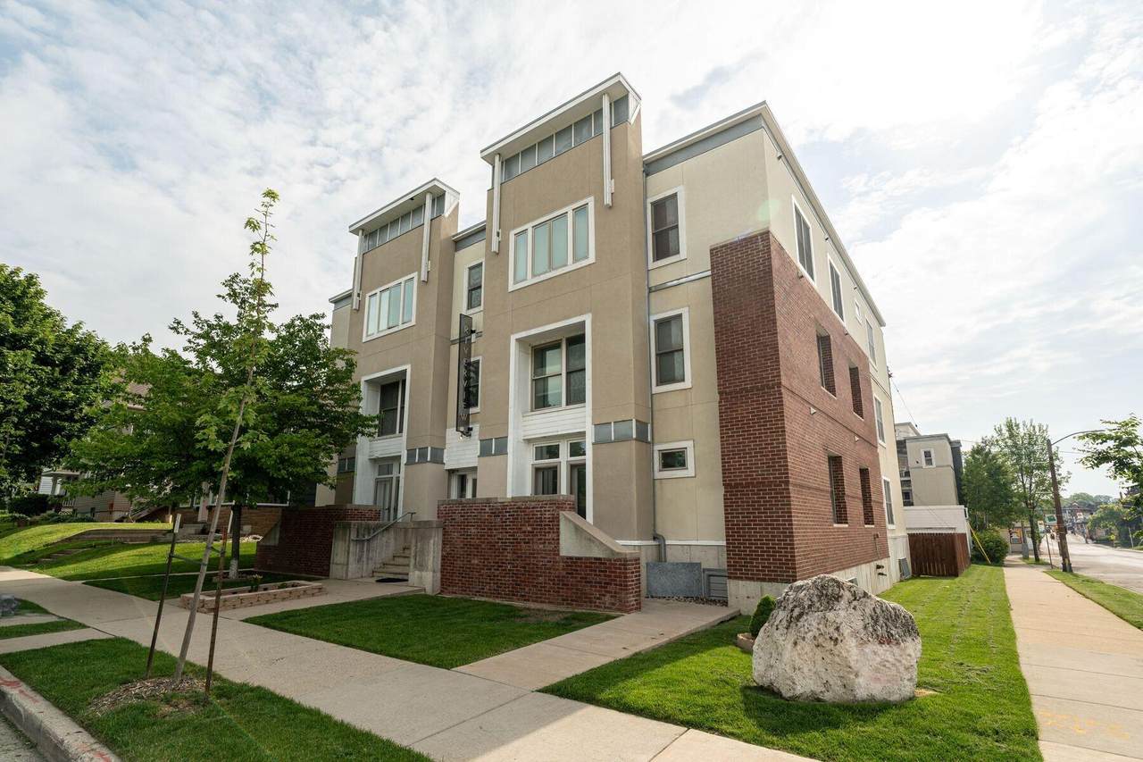 2904 Cambridge Ave - Photo 1
