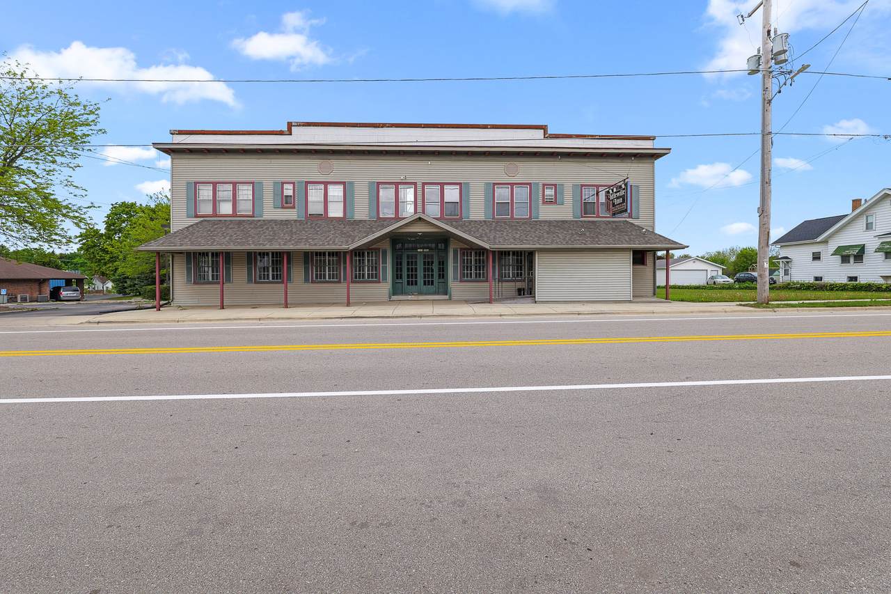 1302 Main St - Photo 1