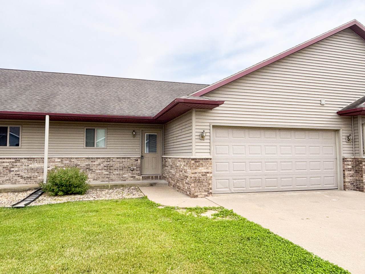2347 Julie Ave - Photo 1