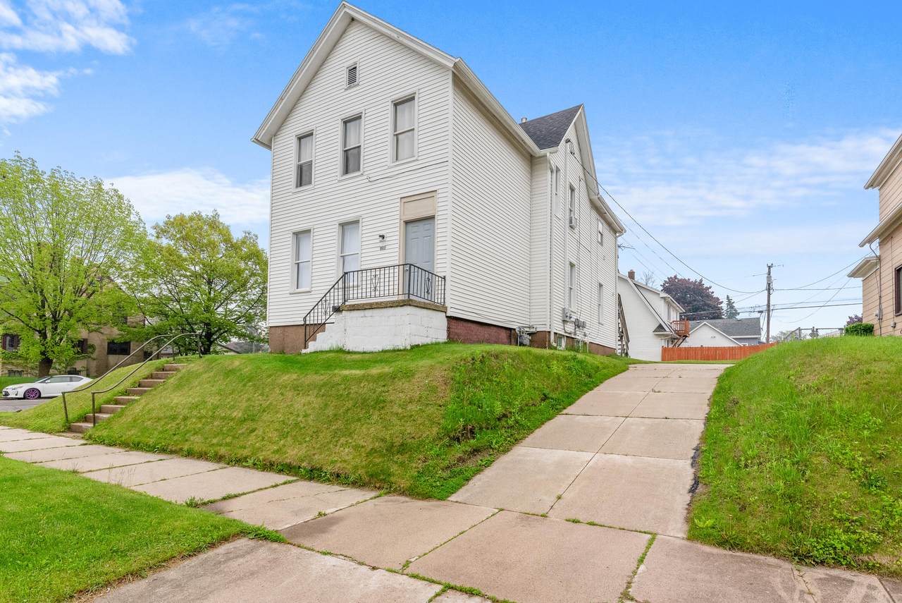 903 High Ave - Photo 1