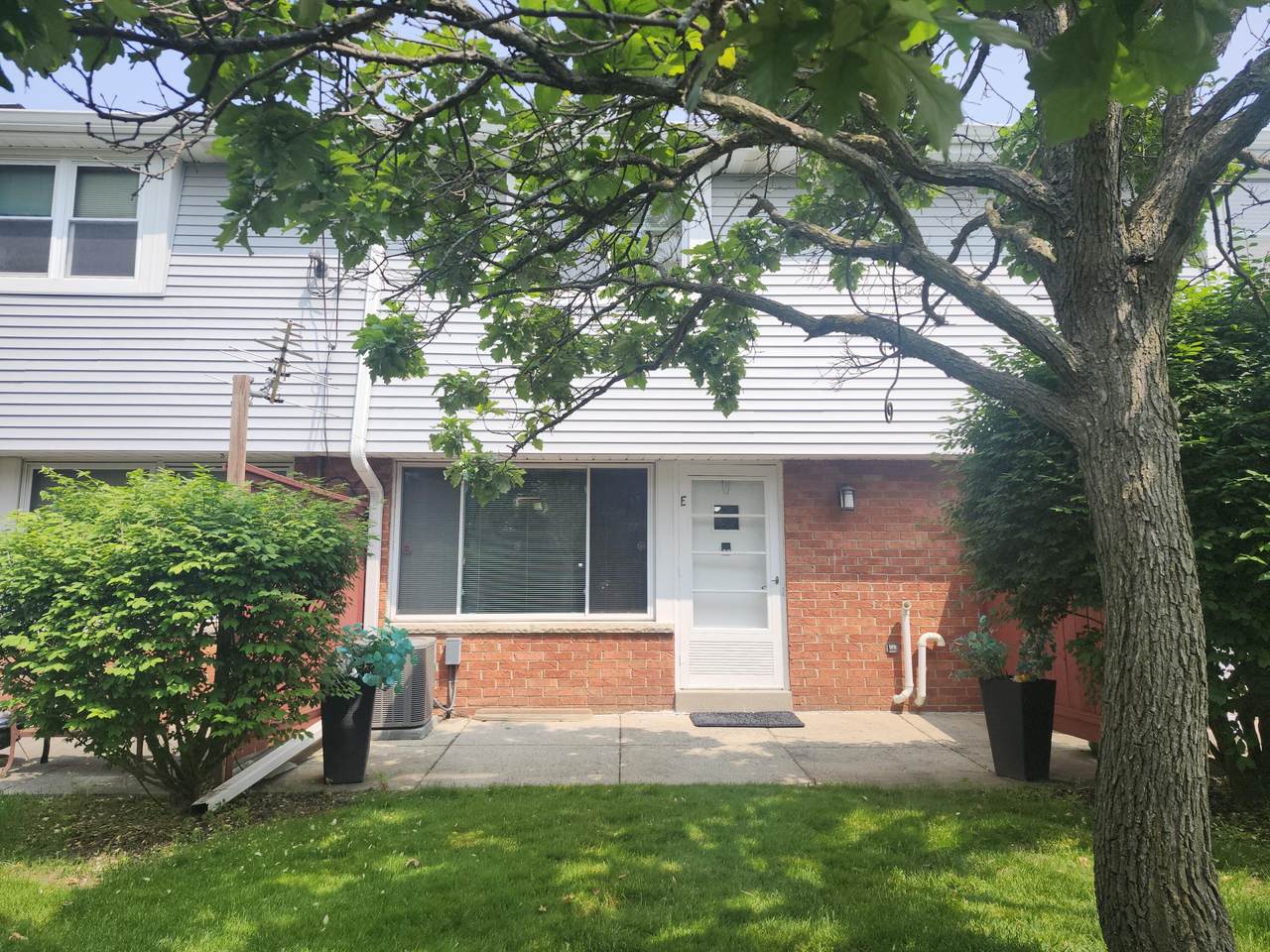1411 Josephine St - Photo 1