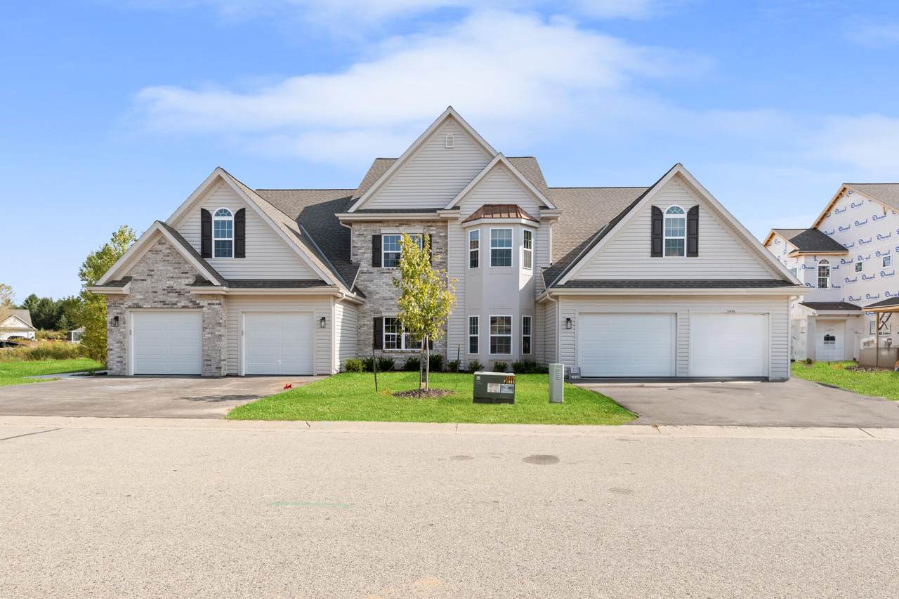 1887 Woodland Way - Photo 1