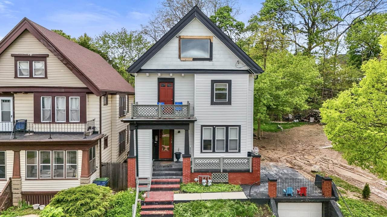 434 Burleigh St - Photo 1