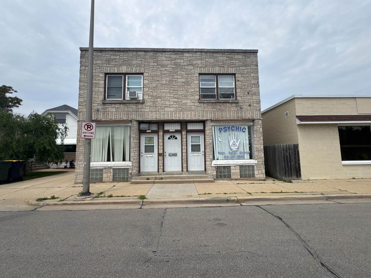 9104 Greenfield Ave - Photo 1