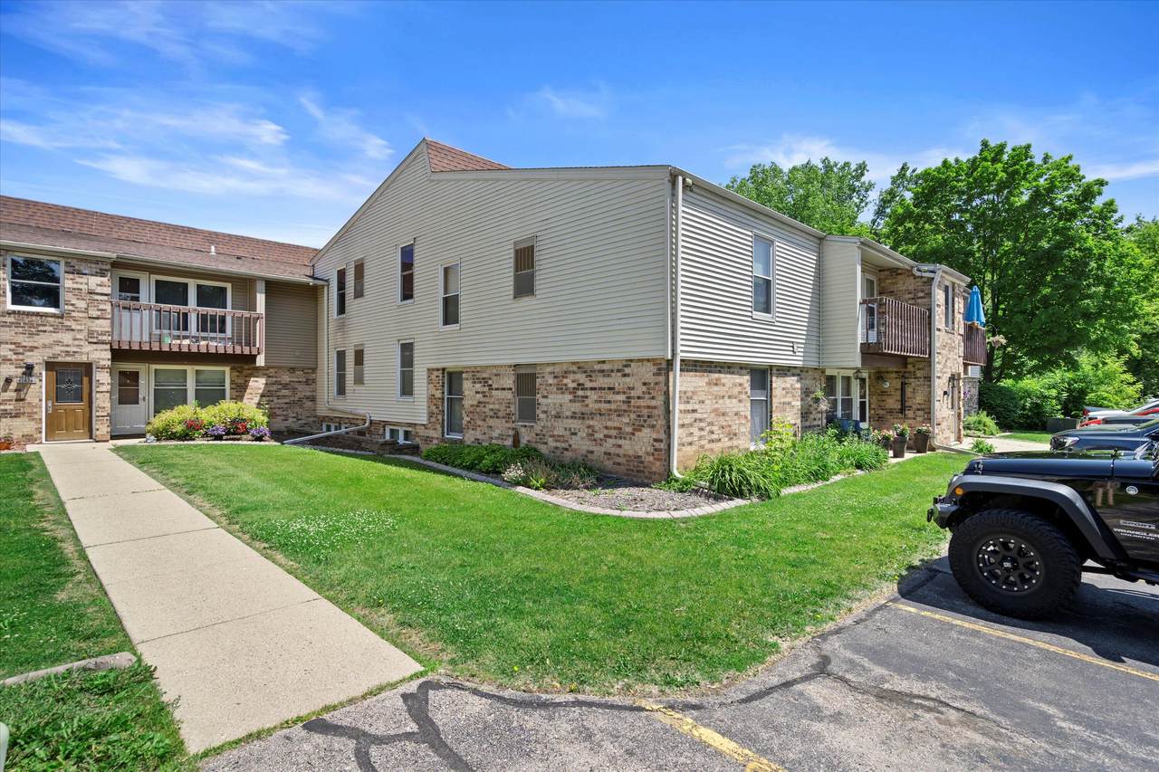 N114W16680 Crown Dr - Photo 1