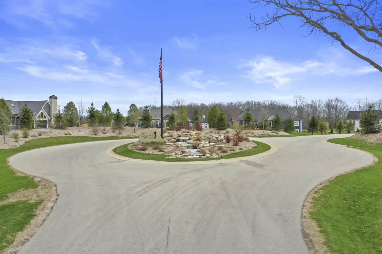 W275S3617 Payne Stewart Ct - Photo 1