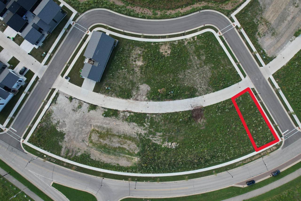 9449 Lake Vista Pkwy - Photo 1