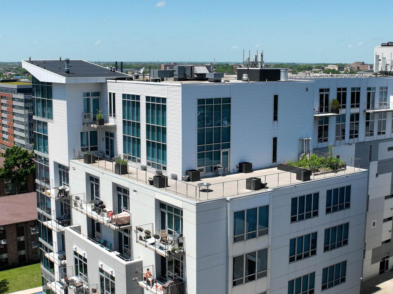 601 Ogden Ave - Photo 1