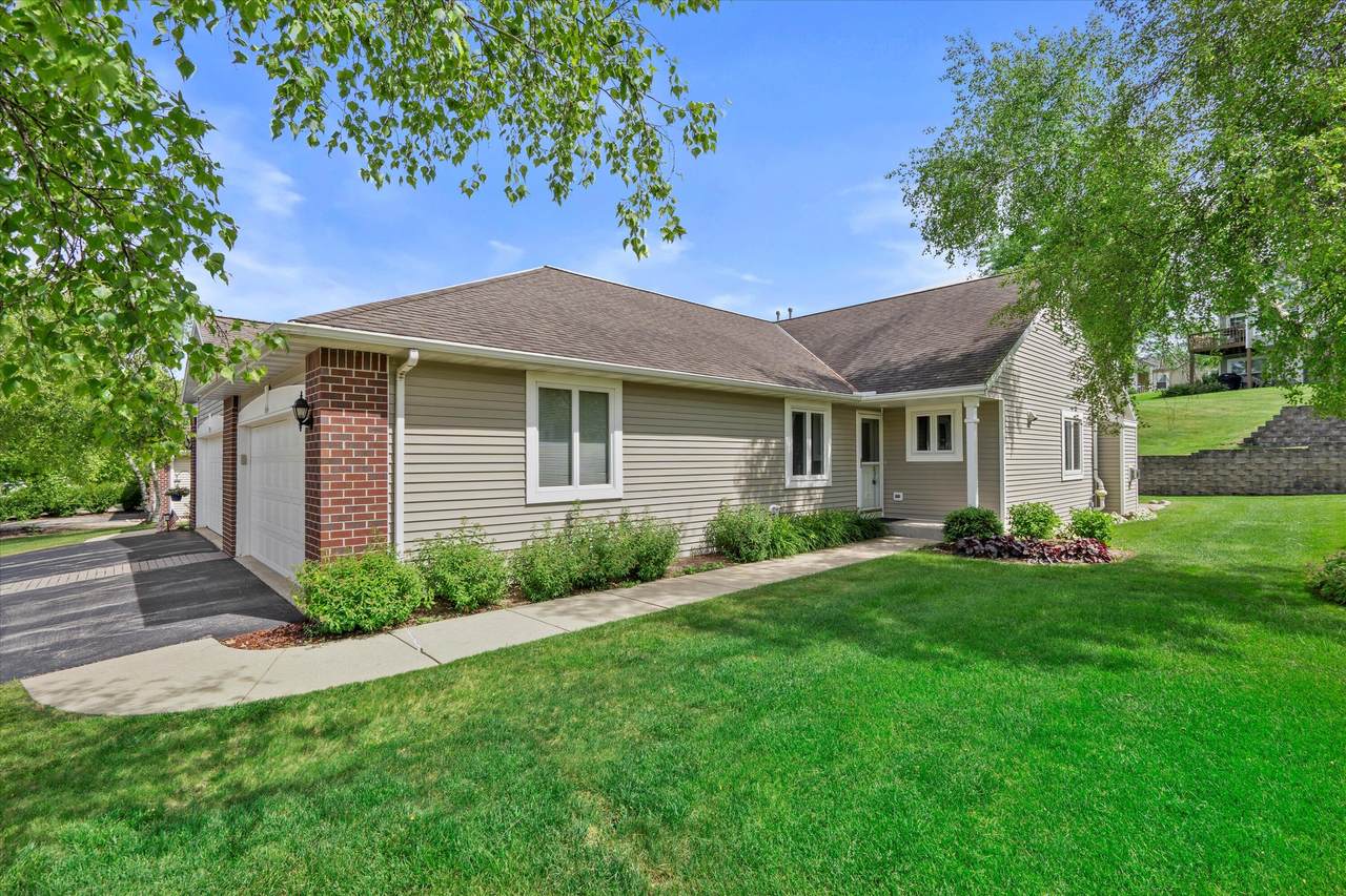 951 Algoma Dr - Photo 1