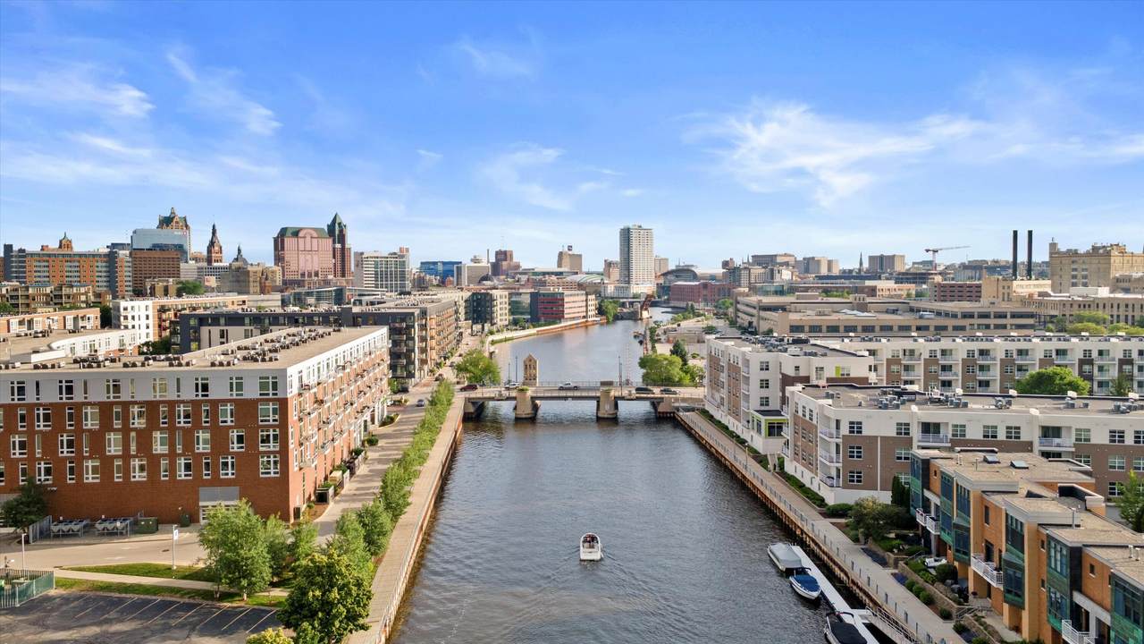 https://bt-photos.global.ssl.fastly.net/milwaukee/1280_boomver_1_1924128-2.jpg