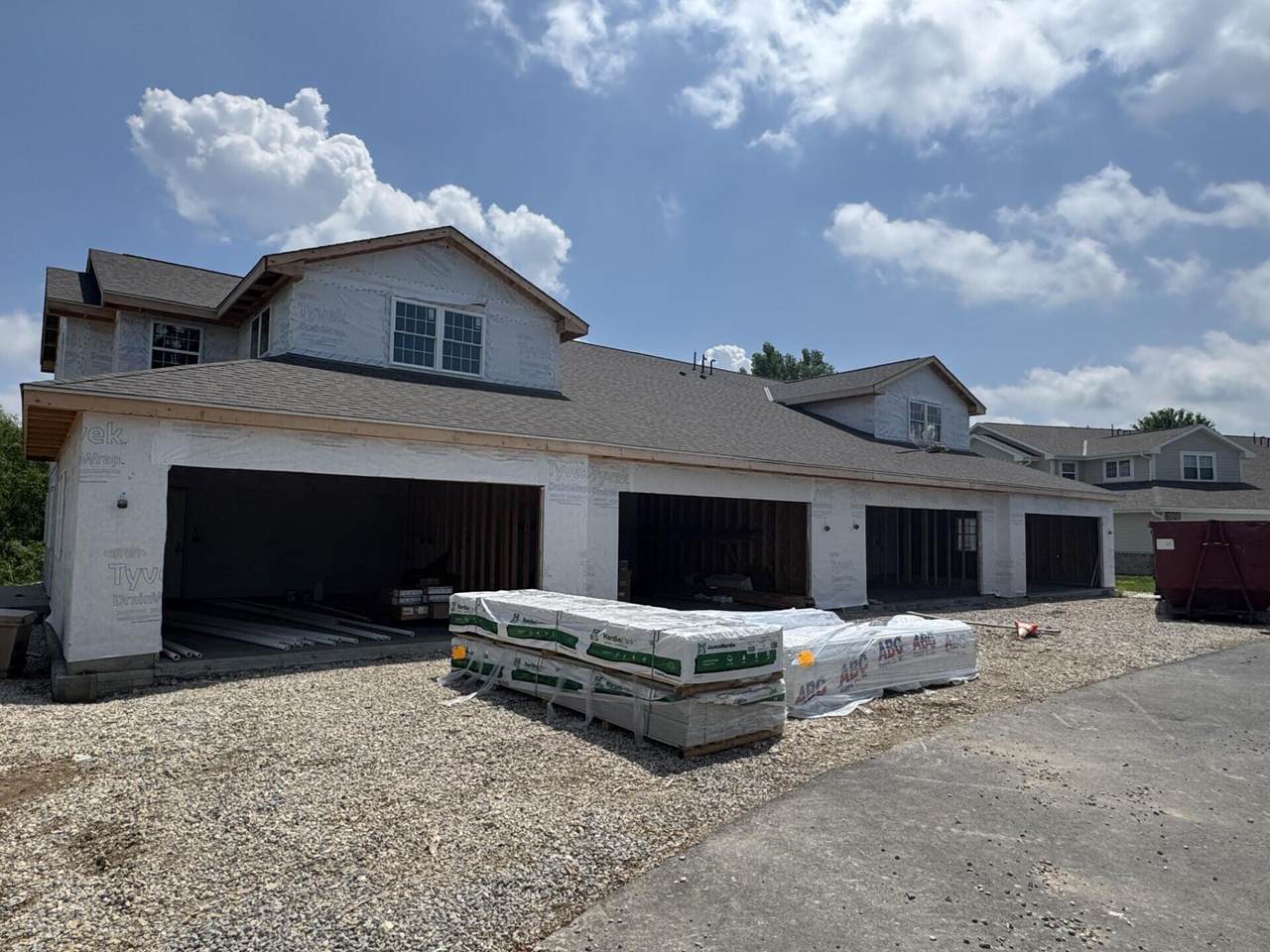 455 Hillary Cir - Photo 1