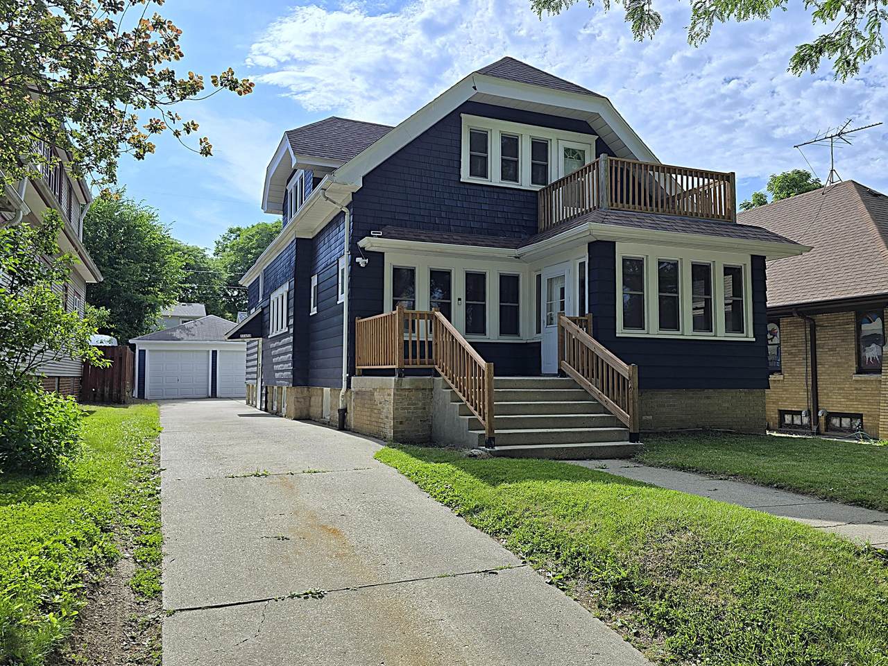 3145 48th St - Photo 1