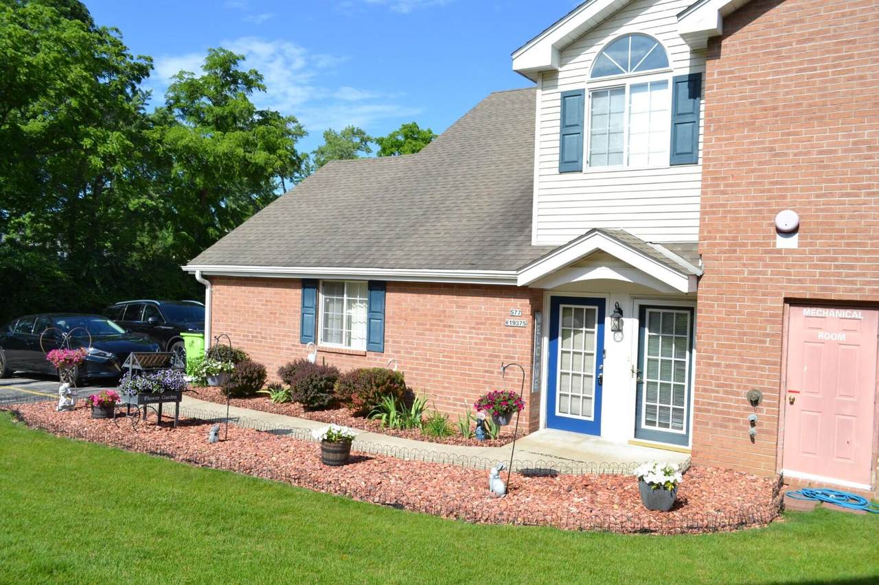 S77W19375 Lakewood Dr - Photo 1