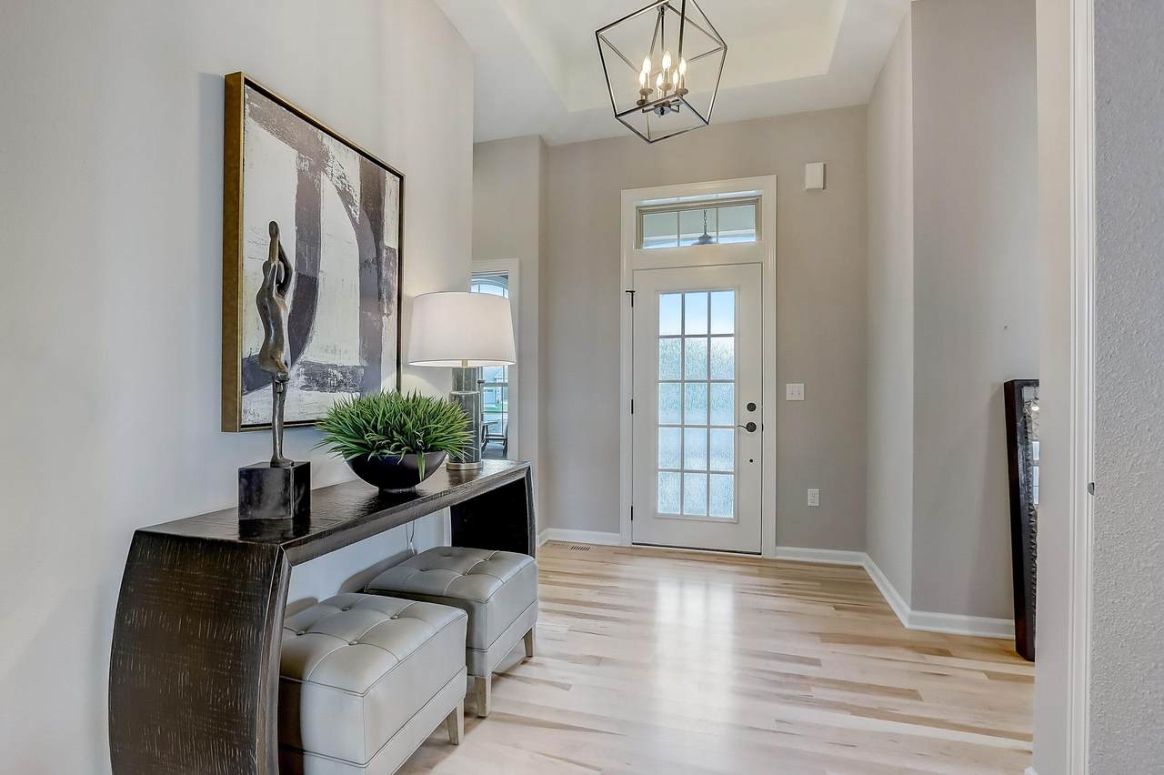 1620 Belmont Ln - Photo 1