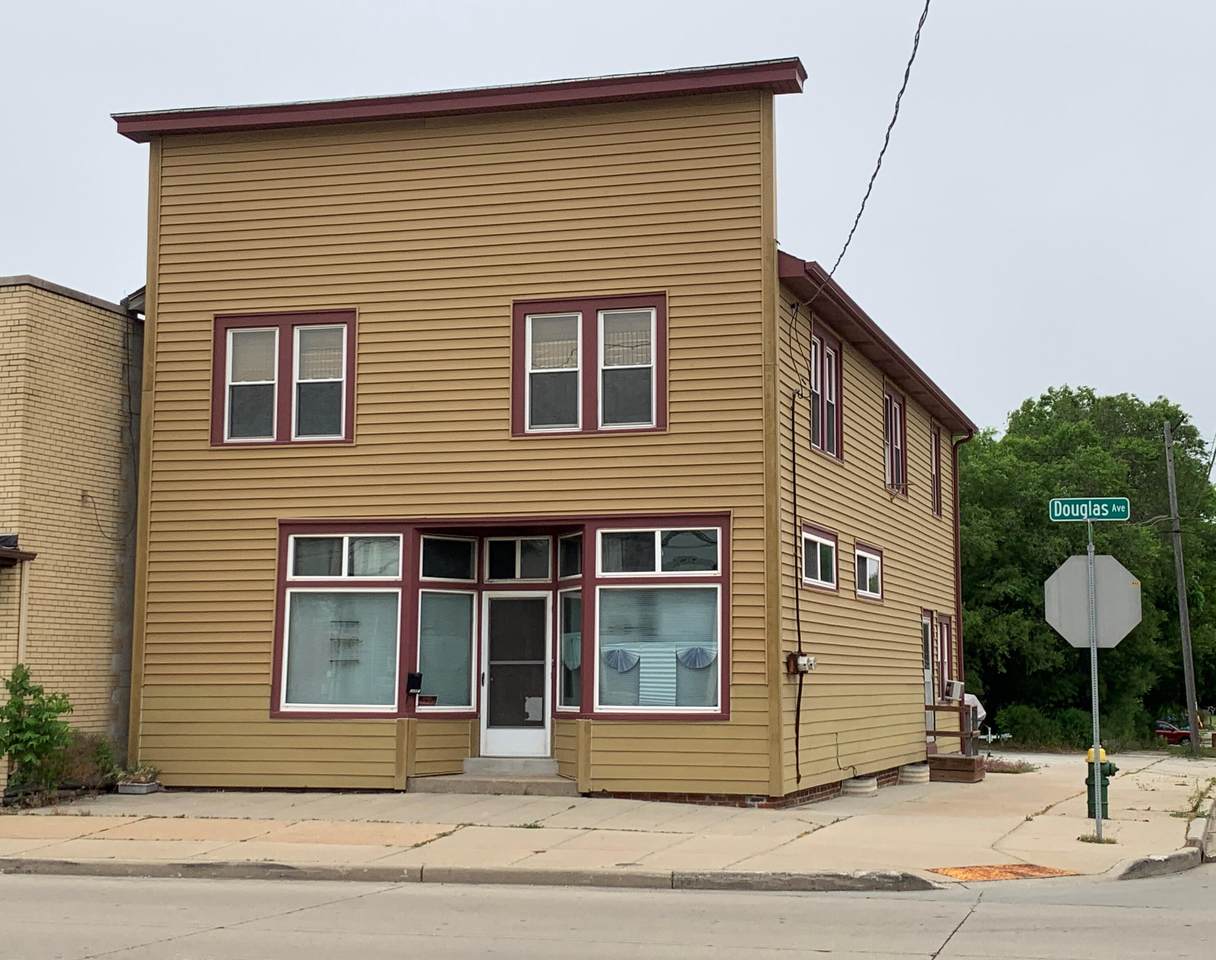 3401 Douglas Ave - Photo 1