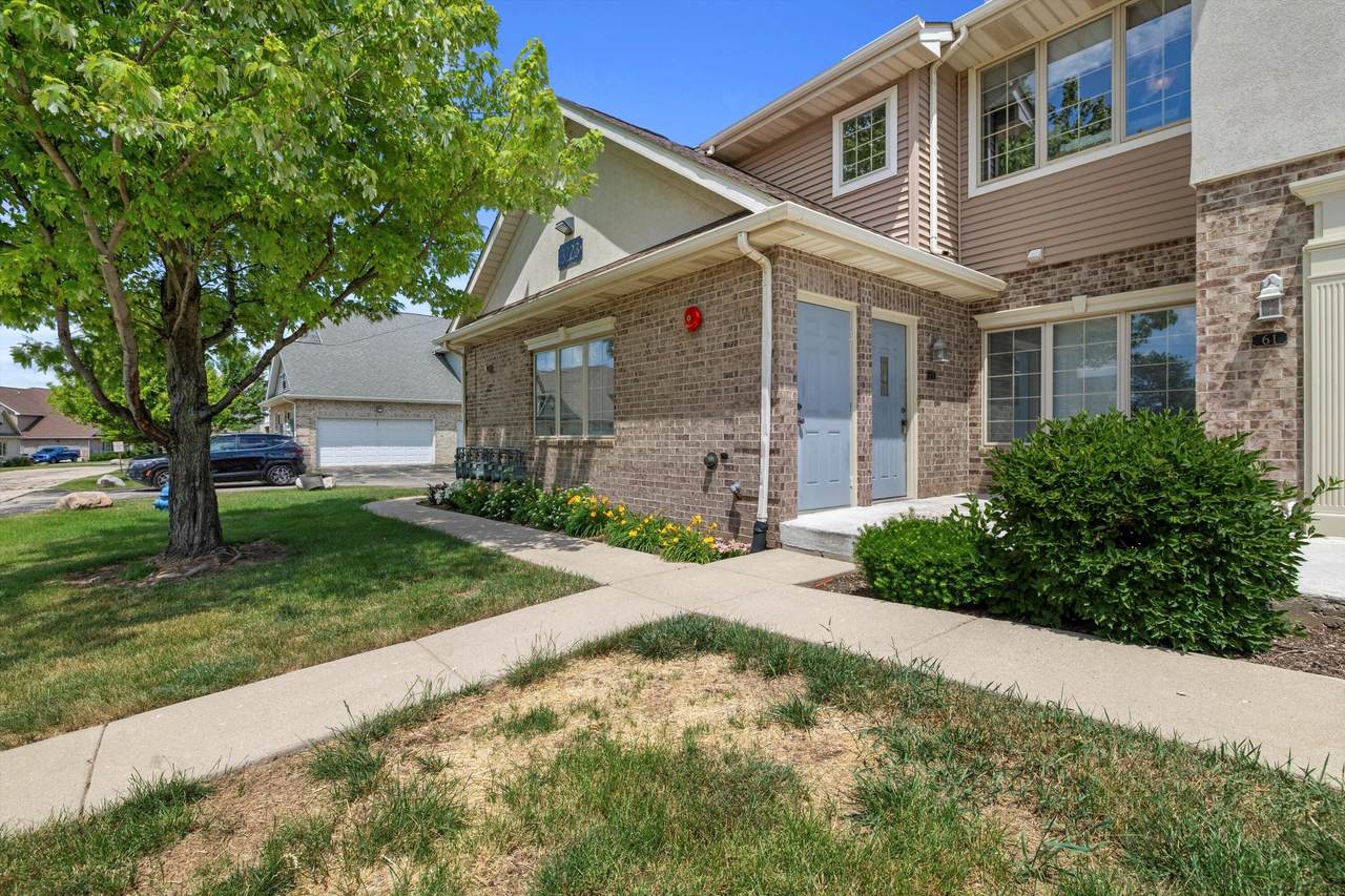 3223 55th Ct - Photo 1