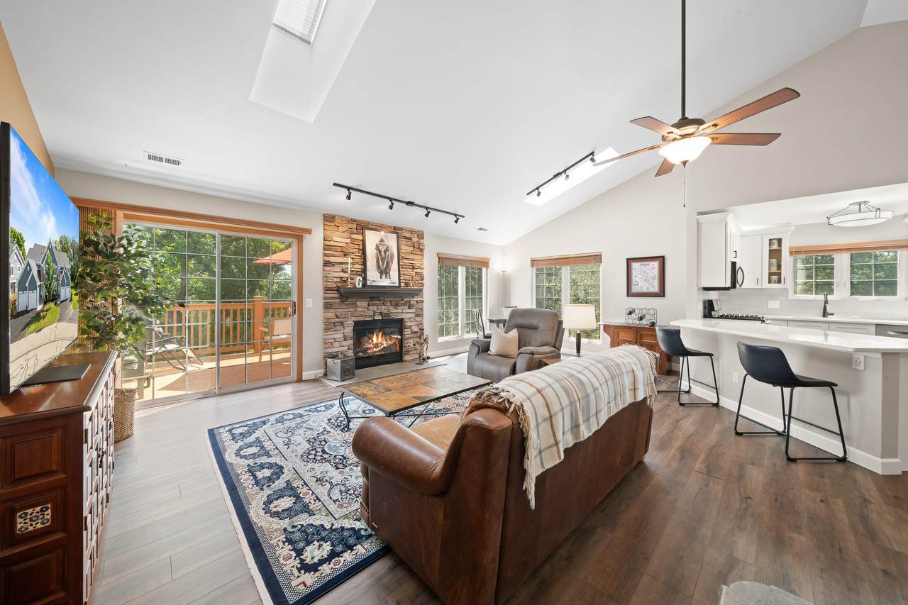 1045 Lakeland Dr - Photo 1