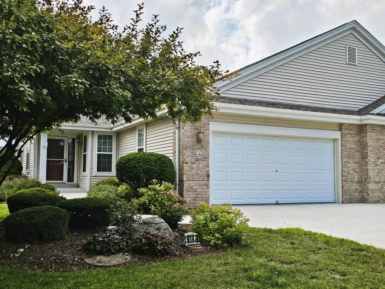 614 Maple Tree Dr - Photo 1