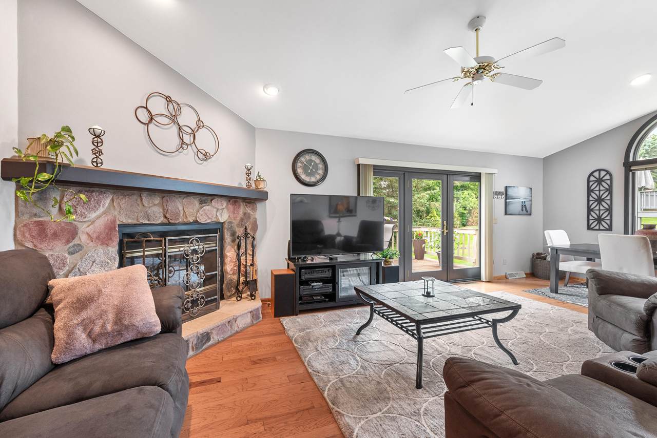 1300 Hidden Fields Dr - Photo 1