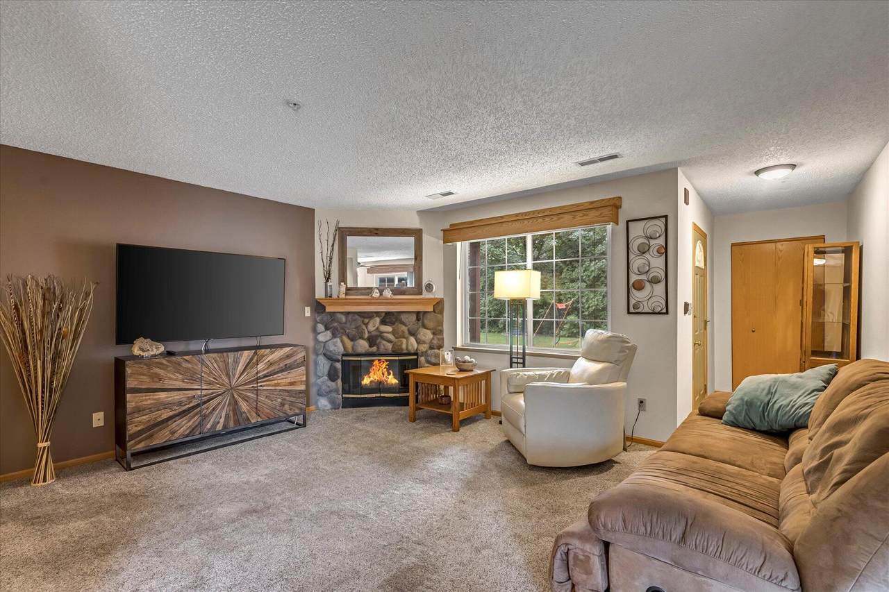 200 Aspen Ct - Photo 1