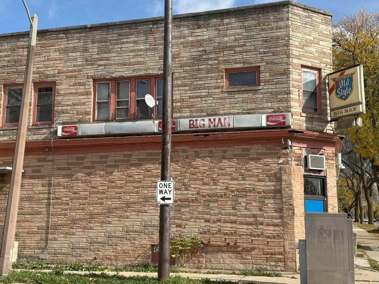 1932 Capitol Dr - Photo 1