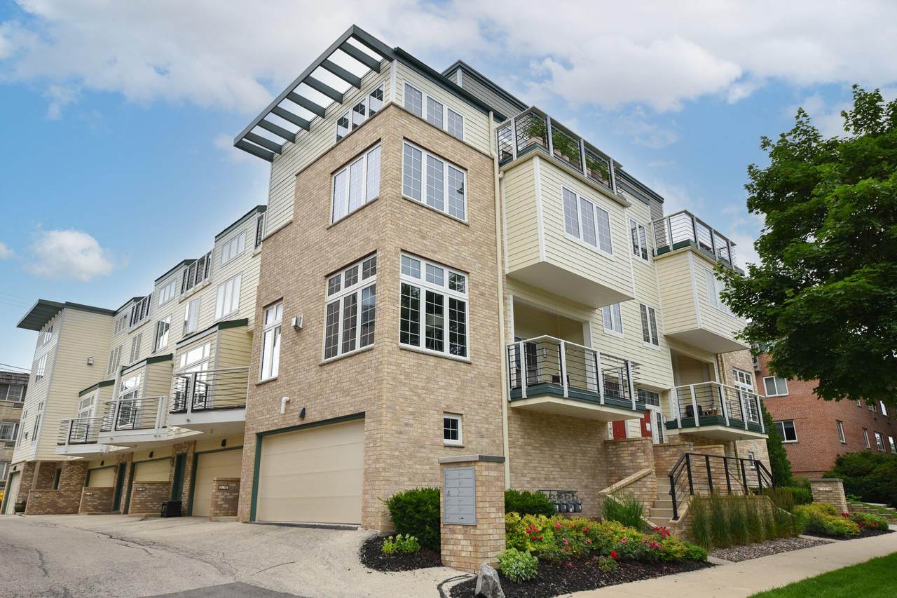 2575 Farwell Ave - Photo 1